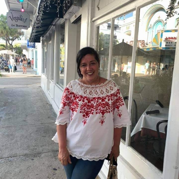 Meet your Posher, Jayne - Picture 2 of 2